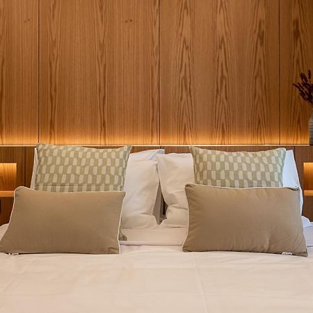 Ferienwohnung Phaedrus Living Luxury Penthouse Ploutarchou Athen Exterior foto