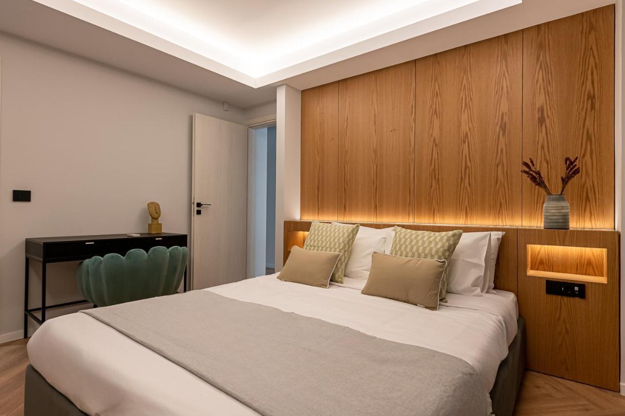 Ferienwohnung Phaedrus Living Luxury Penthouse Ploutarchou Athen Exterior foto