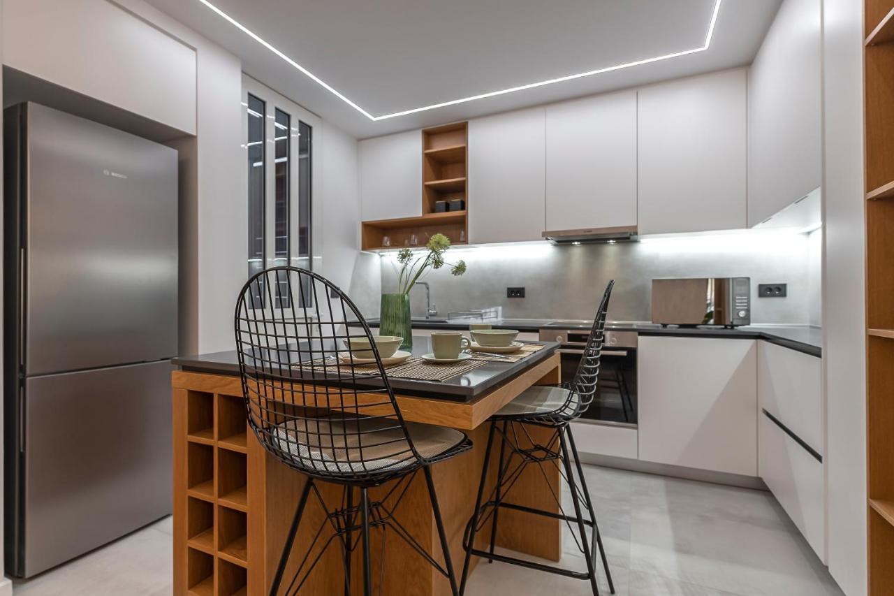 Ferienwohnung Phaedrus Living Luxury Penthouse Ploutarchou Athen Exterior foto